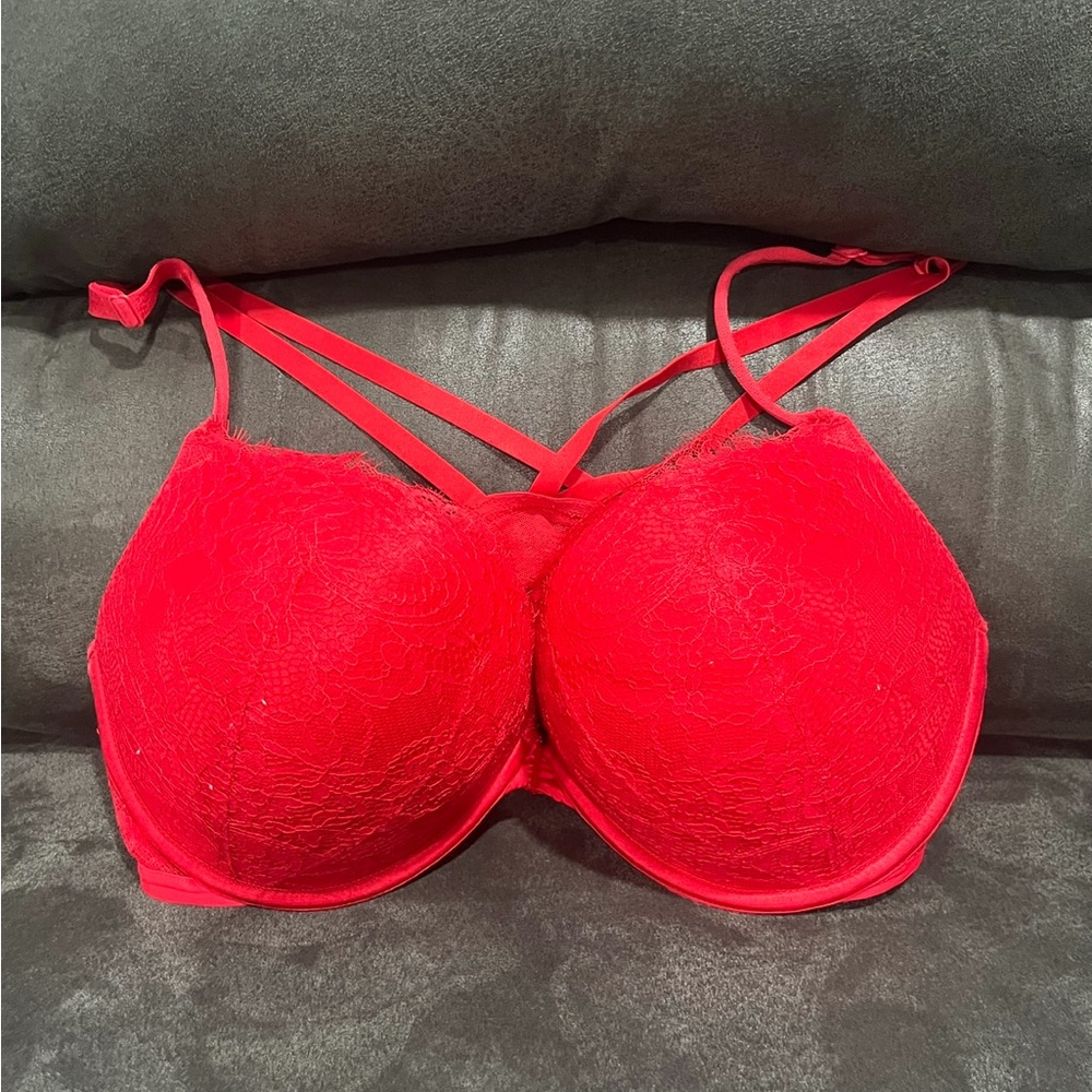Victoria’s Secret bombshell bra